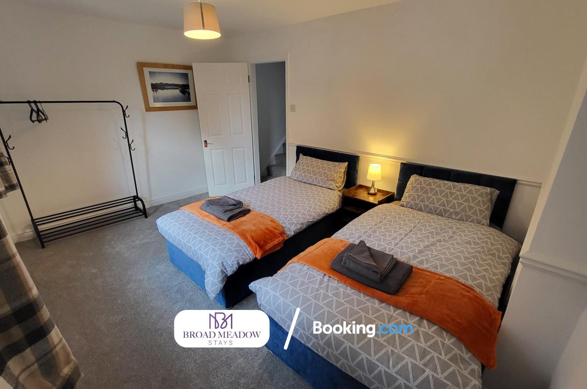 Last-Minute Offers L 3-Bed House By Broad Meadow Stays L Short Lets L Family, Business, Students L Lincoln L Parking Ngoại thất bức ảnh