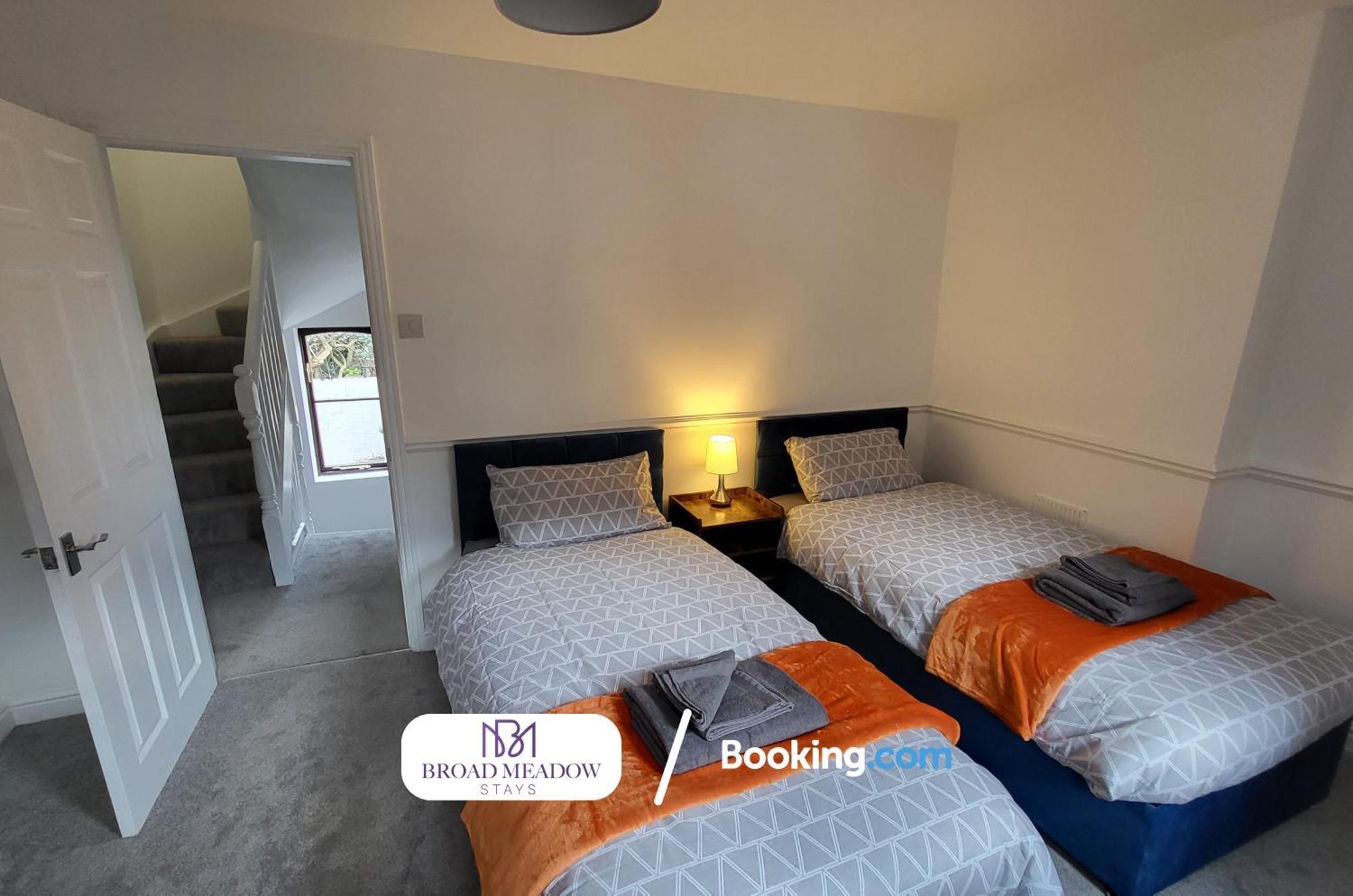 Last-Minute Offers L 3-Bed House By Broad Meadow Stays L Short Lets L Family, Business, Students L Lincoln L Parking Ngoại thất bức ảnh