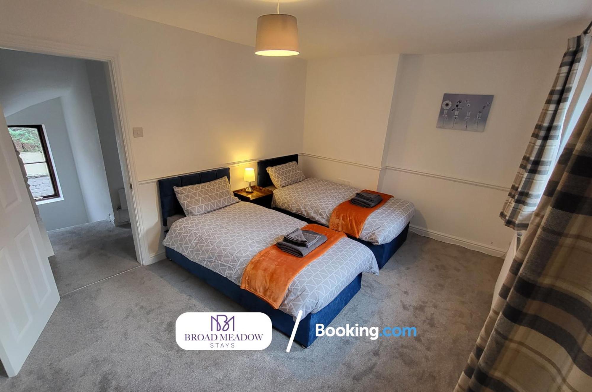 Last-Minute Offers L 3-Bed House By Broad Meadow Stays L Short Lets L Family, Business, Students L Lincoln L Parking Ngoại thất bức ảnh